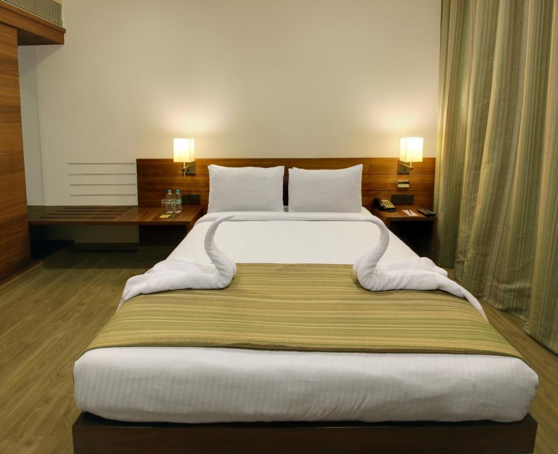 Temple Tree Hotel Shirdi Ngoại thất bức ảnh