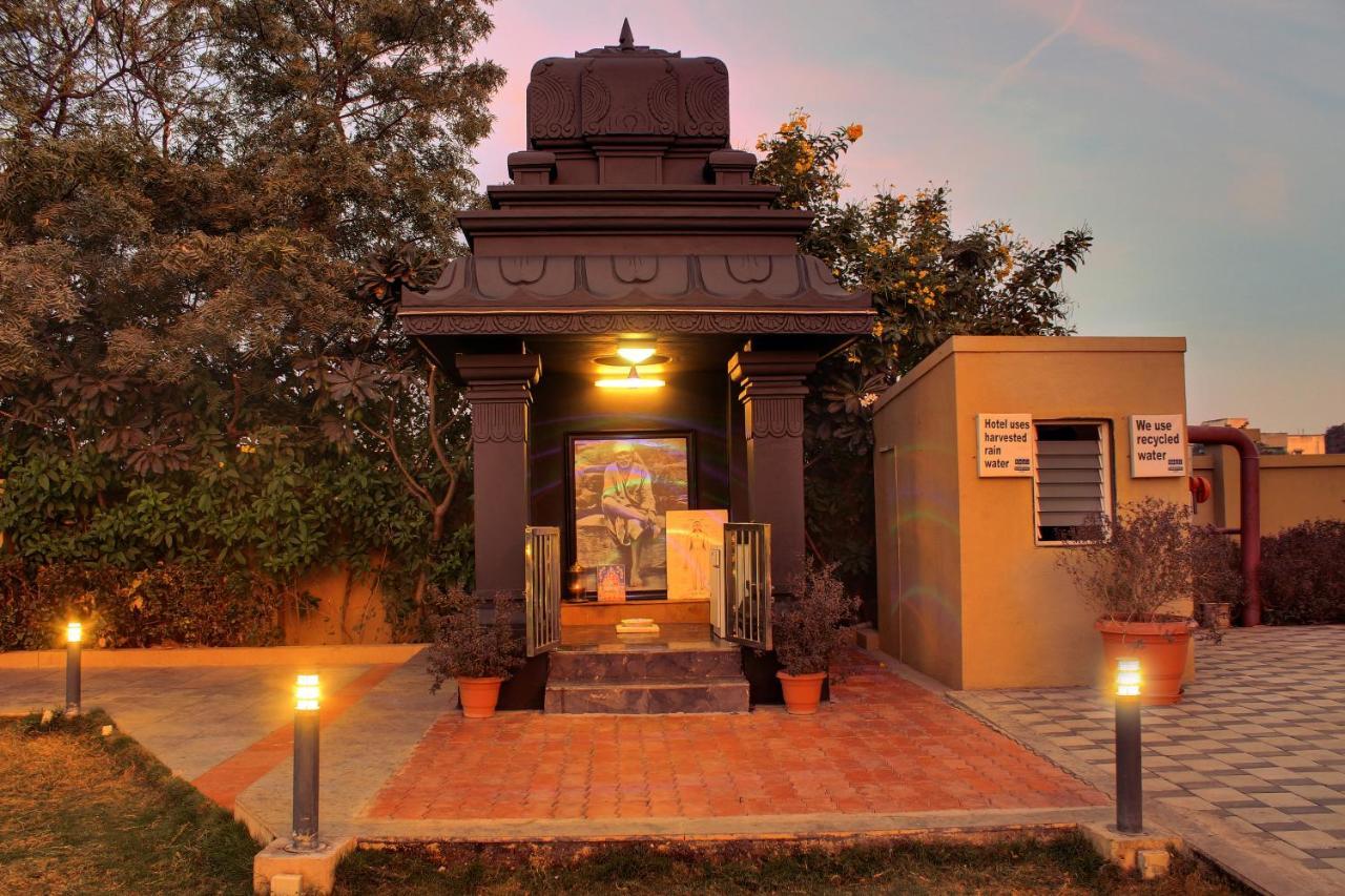 Temple Tree Hotel Shirdi Ngoại thất bức ảnh