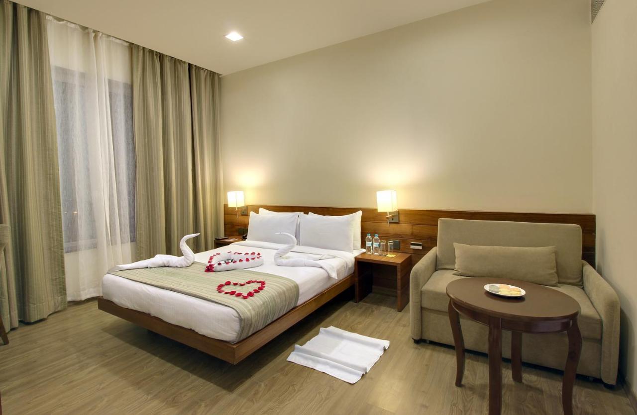 Temple Tree Hotel Shirdi Ngoại thất bức ảnh