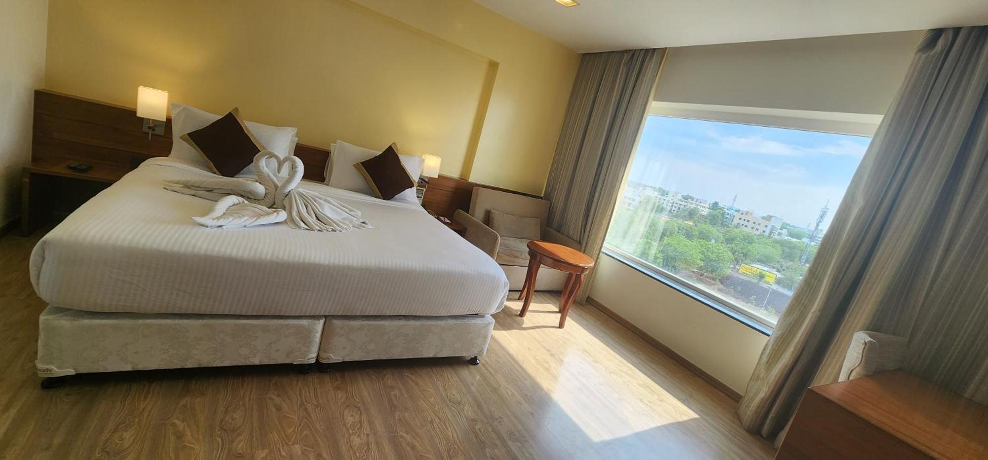 Temple Tree Hotel Shirdi Ngoại thất bức ảnh