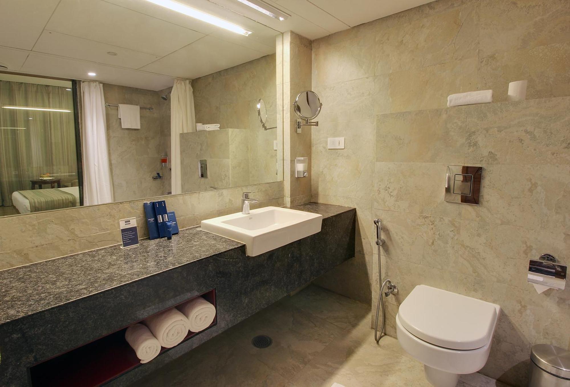 Temple Tree Hotel Shirdi Ngoại thất bức ảnh