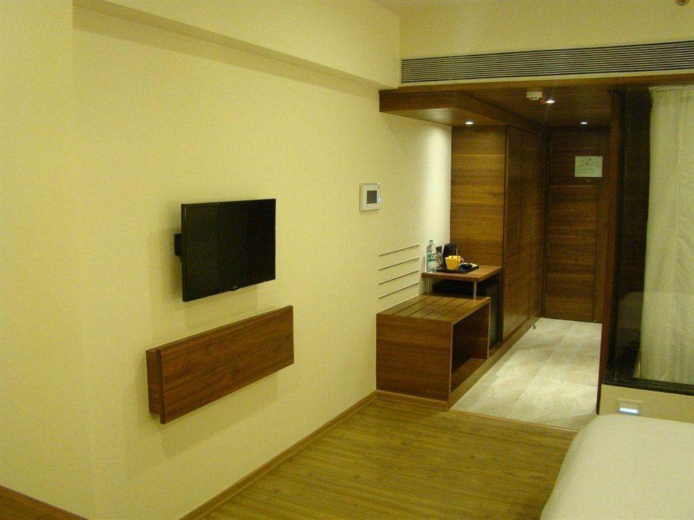 Temple Tree Hotel Shirdi Ngoại thất bức ảnh